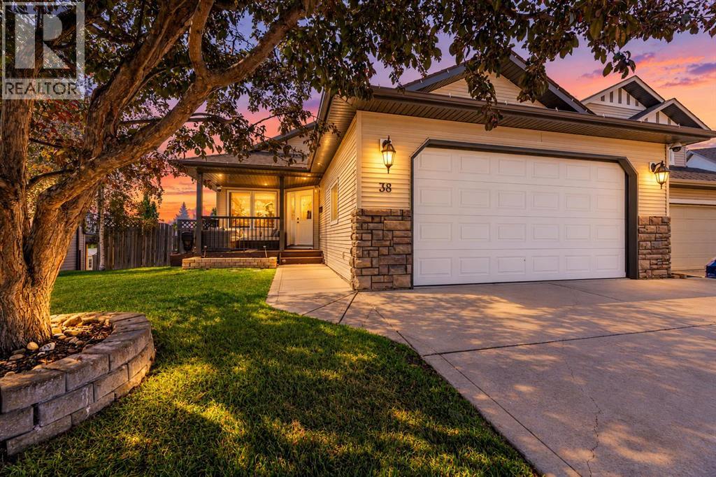 38 Ivany Close
