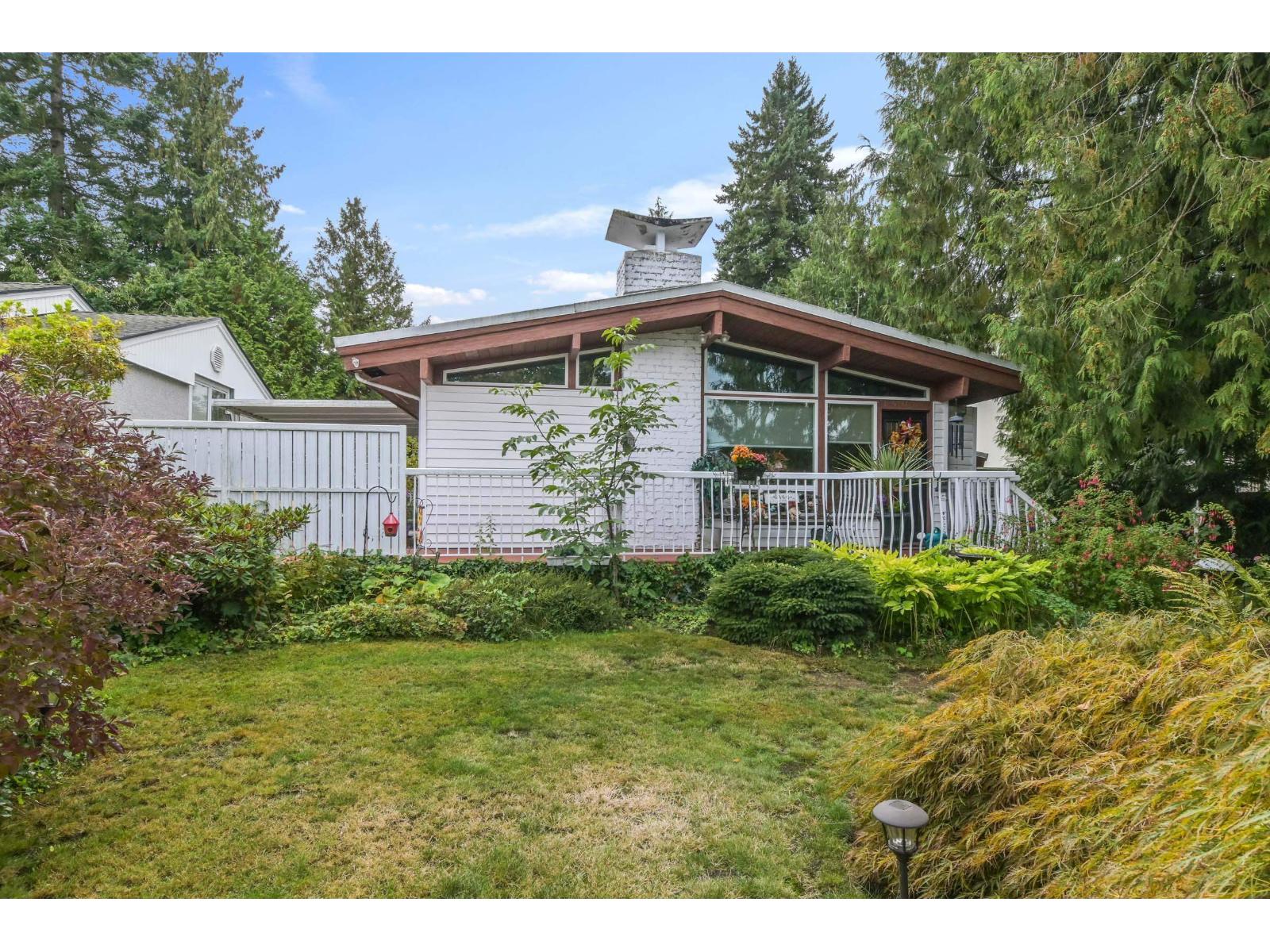 14086 77a Avenue, Surrey, British Columbia  V3W 2X3 - Photo 1 - R3175020