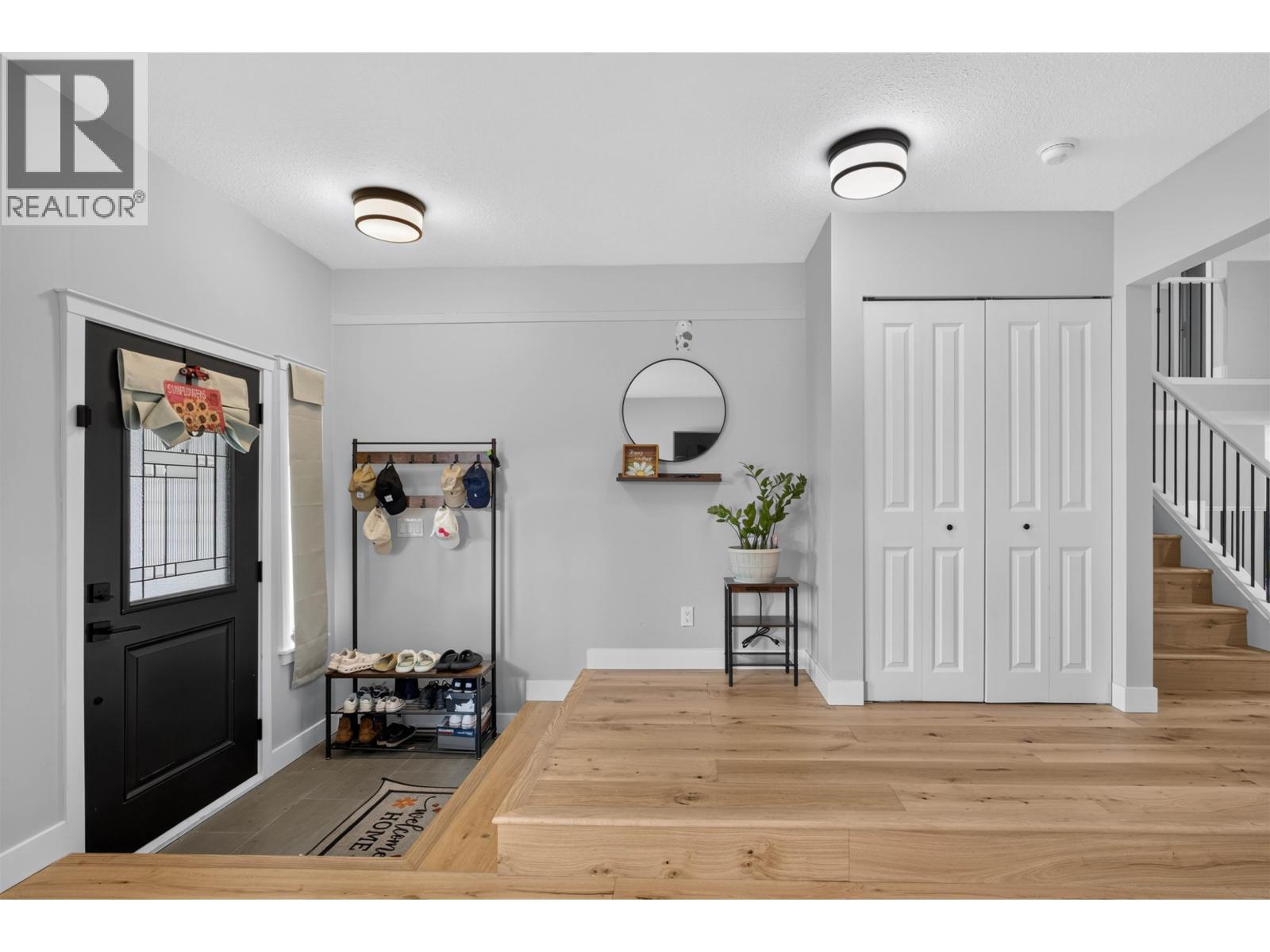 11908 Meadowlark Drive, Maple Ridge, British Columbia  V2X 9L7 - Photo 2 - R3174371