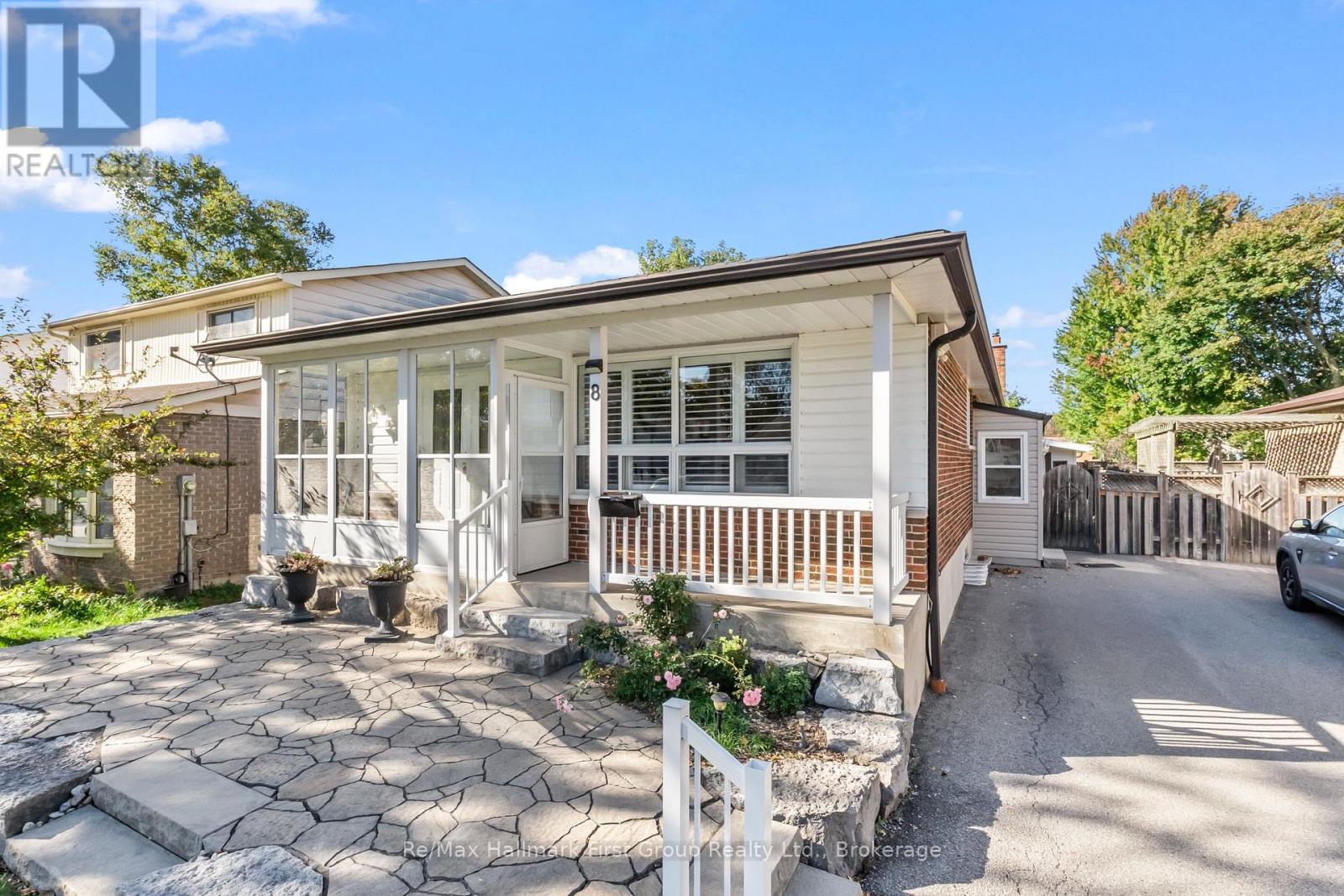 8 Calais Street, Whitby, Ontario  L1N 5M1 - Photo 2 - E14083510