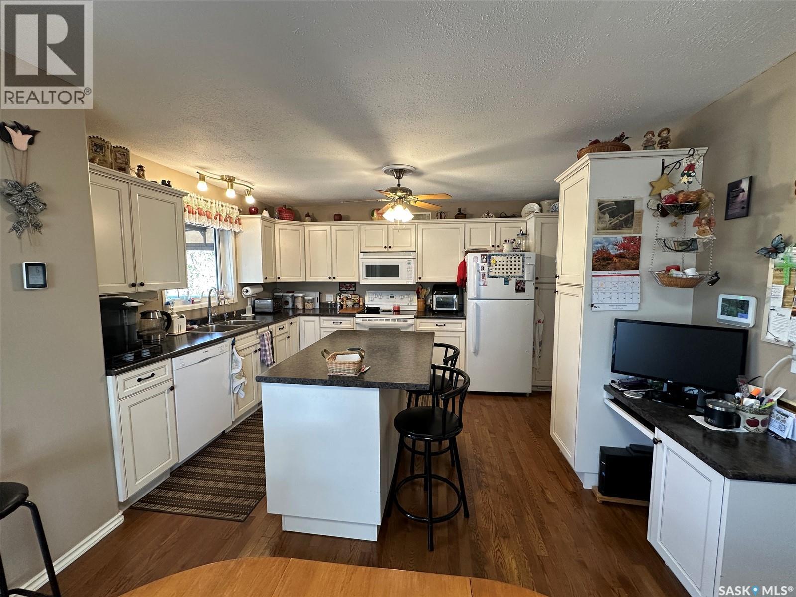 418 Railway Avenue, Rosthern, Saskatchewan  S0K 3R0 - Photo 6 - SK051204