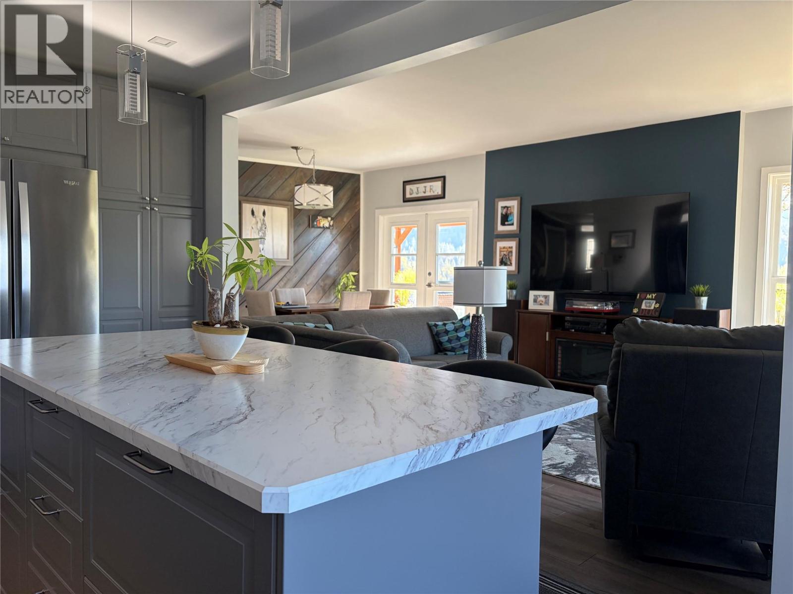 265 8th Avenue, Montrose, British Columbia  V0G 1P0 - Photo 8 - 10403421
