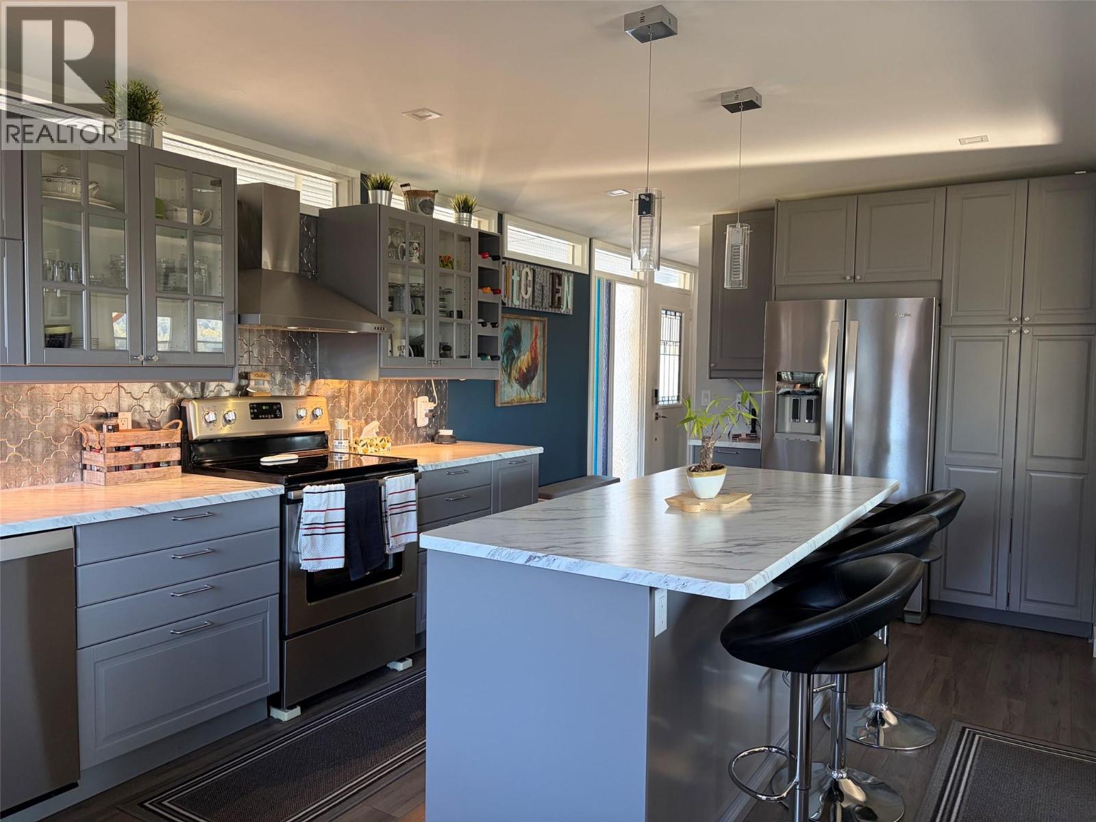 265 8th Avenue, Montrose, British Columbia  V0G 1P0 - Photo 9 - 10403421