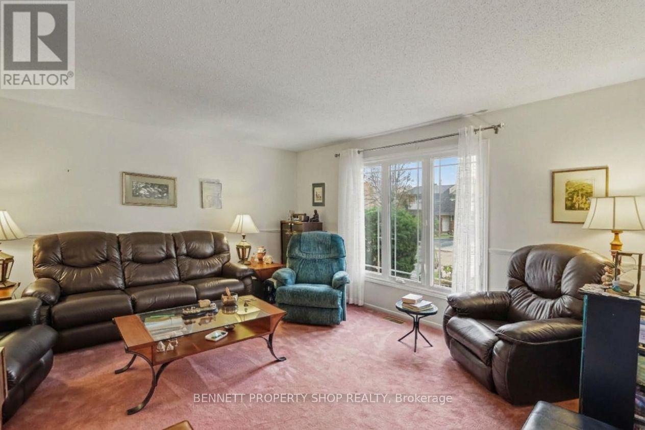 872 Lawnsberry Drive, Ottawa, Ontario  K1E 1X7 - Photo 4 - X14083434
