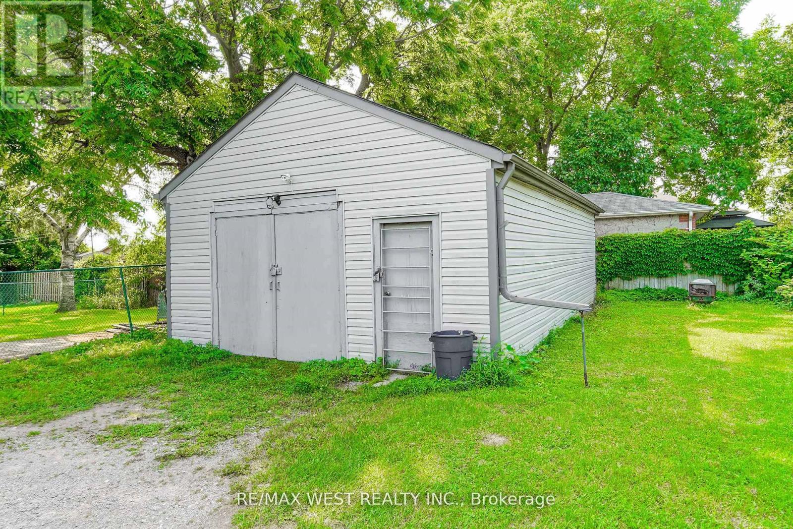 489 Dean Avenue, Oshawa, Ontario  L1H 3E6 - Photo 2 - E14083516