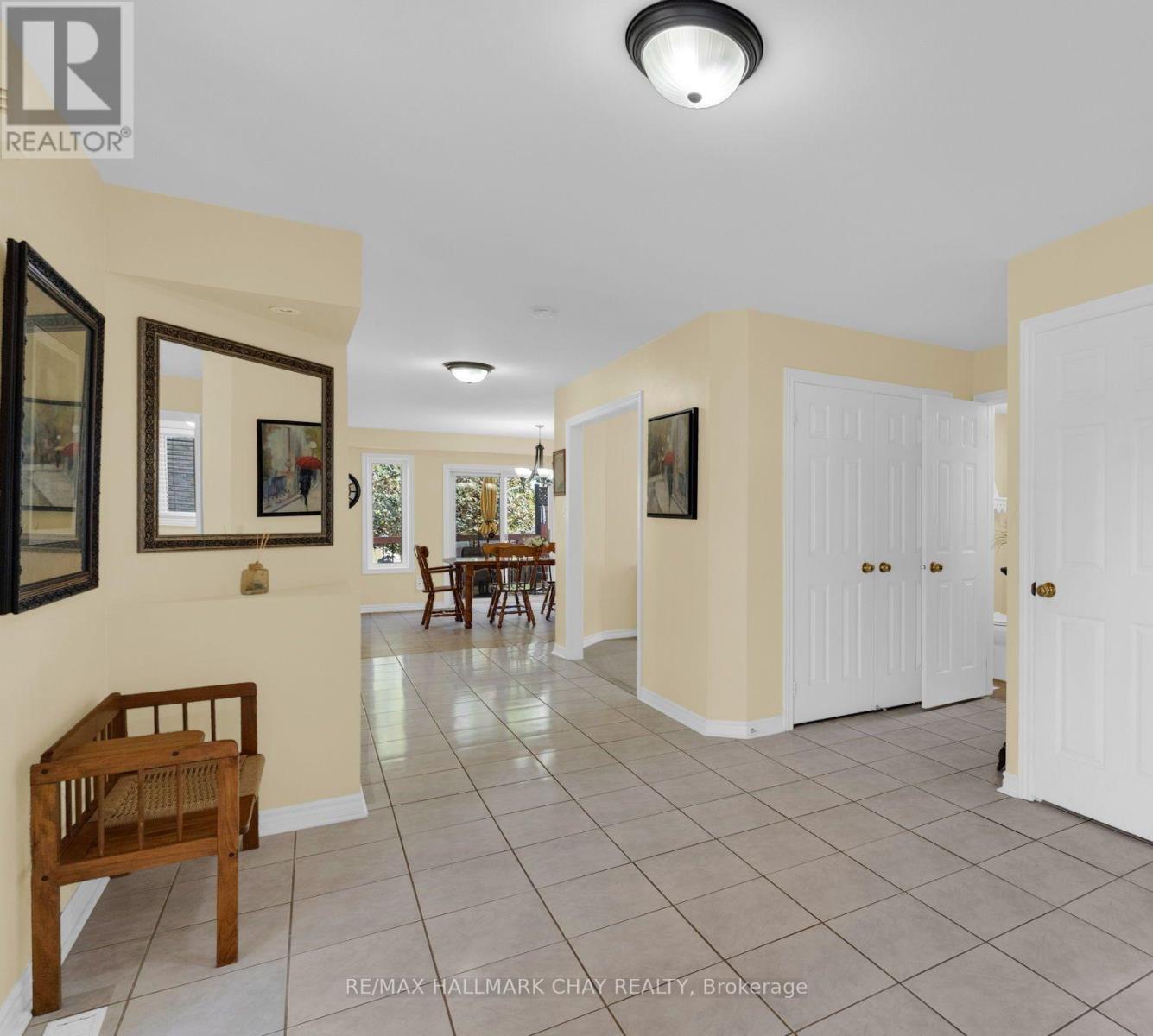 6 Whispering Pine Place, Barrie, Ontario L4N 9R9 - Photo 5 - S14031892