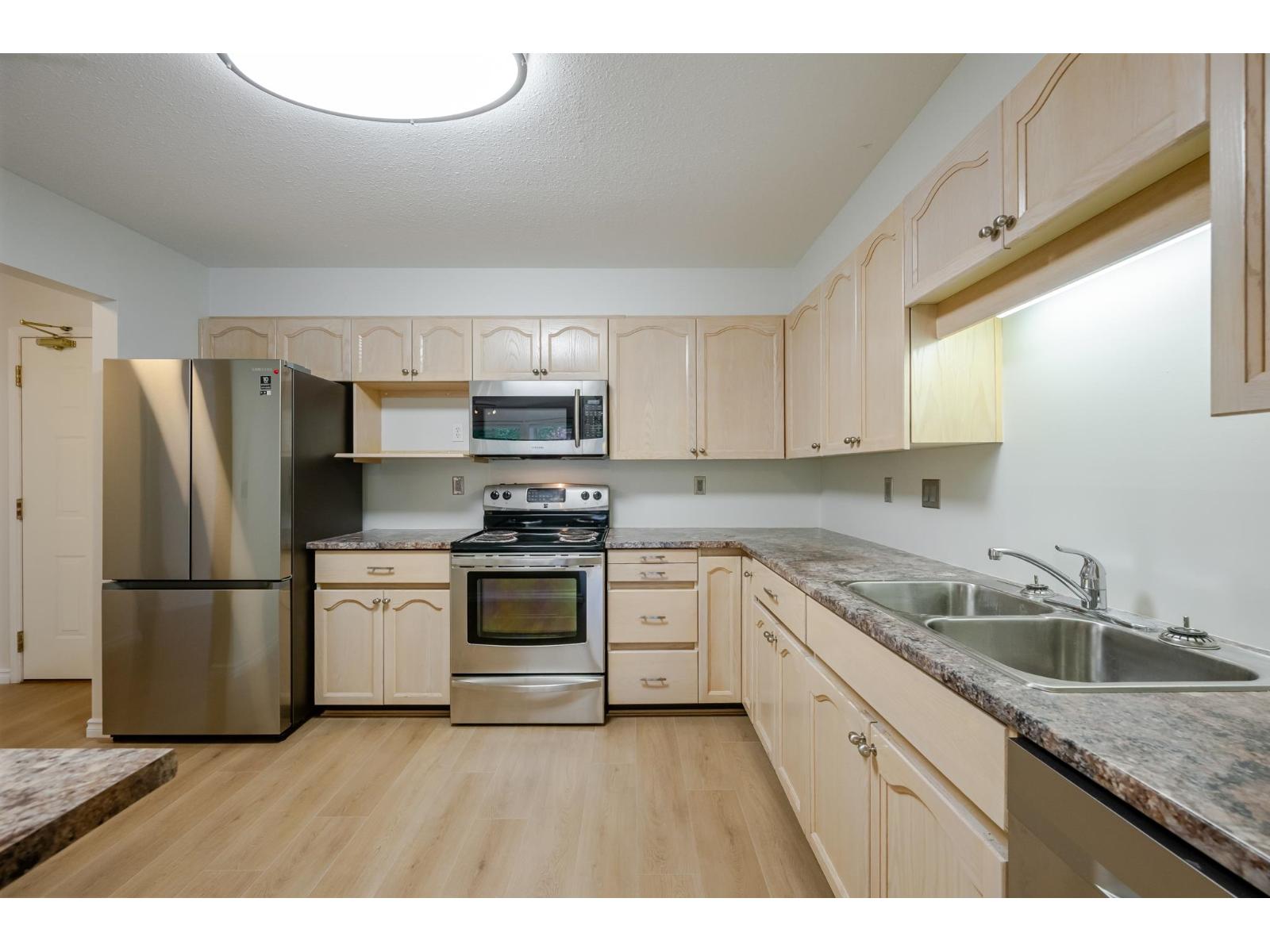 102 2491 GLADWIN ROAD