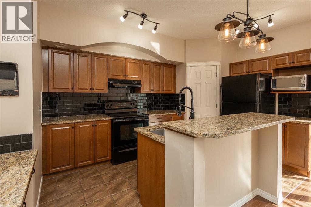 196 Eversyde Circle SW, Calgary, Alberta  T2Y 4T4 - Photo 15 - A2349536