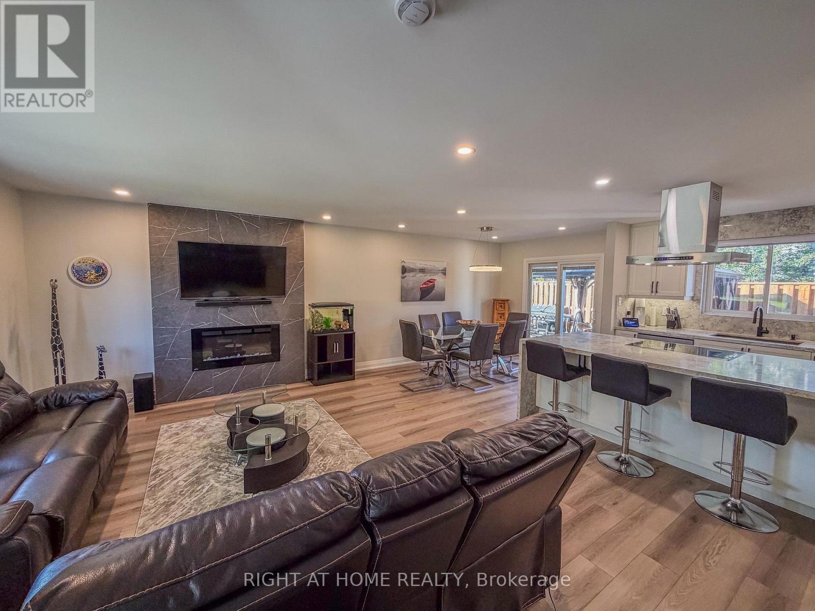221 Tupper Boulevard, New Tecumseth, Ontario L9R 1B5 - Photo 4 - N14083616
