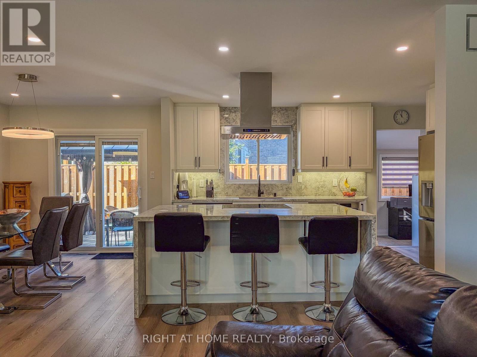 221 Tupper Boulevard, New Tecumseth, Ontario L9R 1B5 - Photo 5 - N14083616
