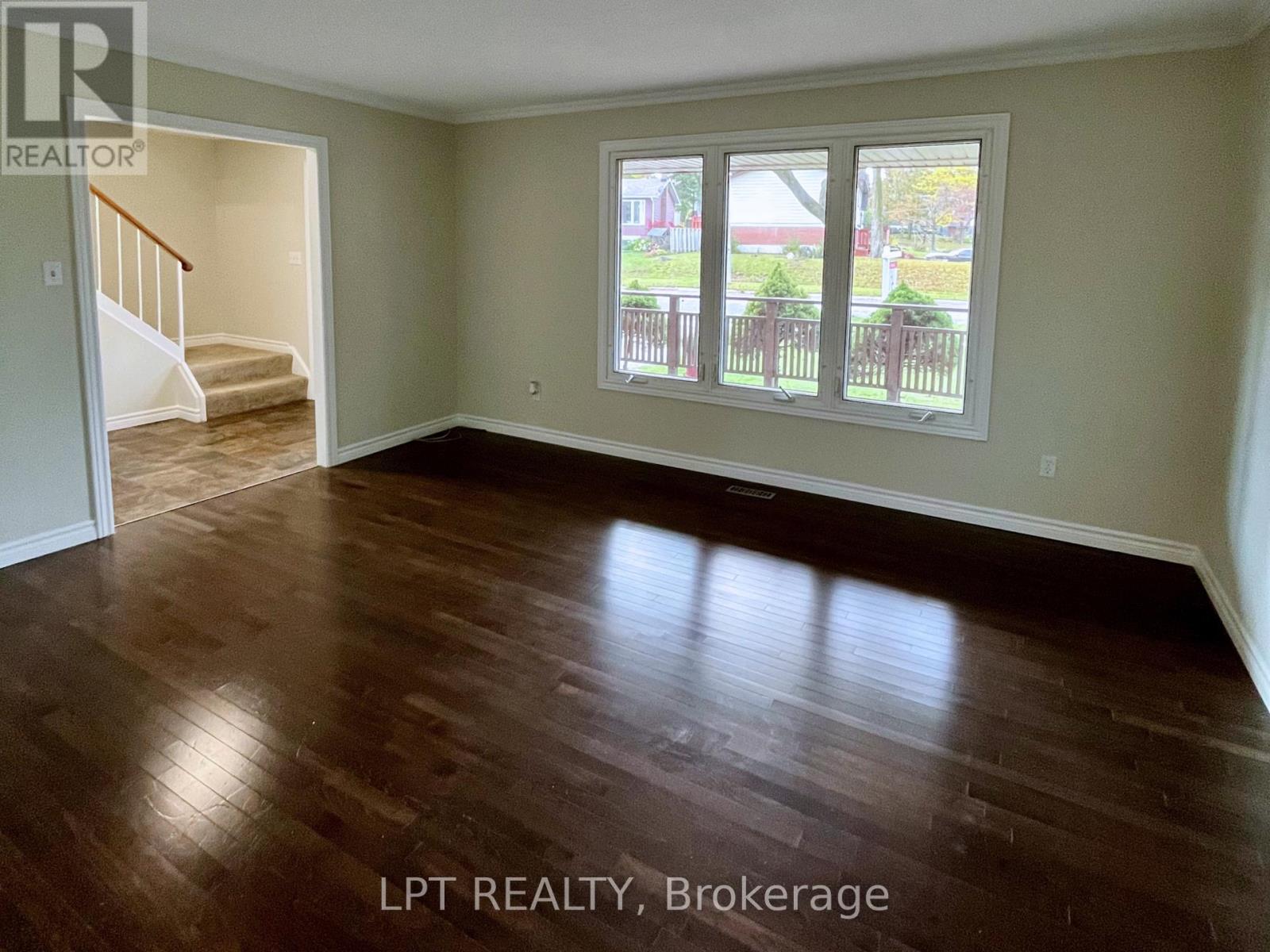 47 Springdale Drive, Barrie (Cundles East), Ontario  L4M 5A8 - Photo 6 - S14083486