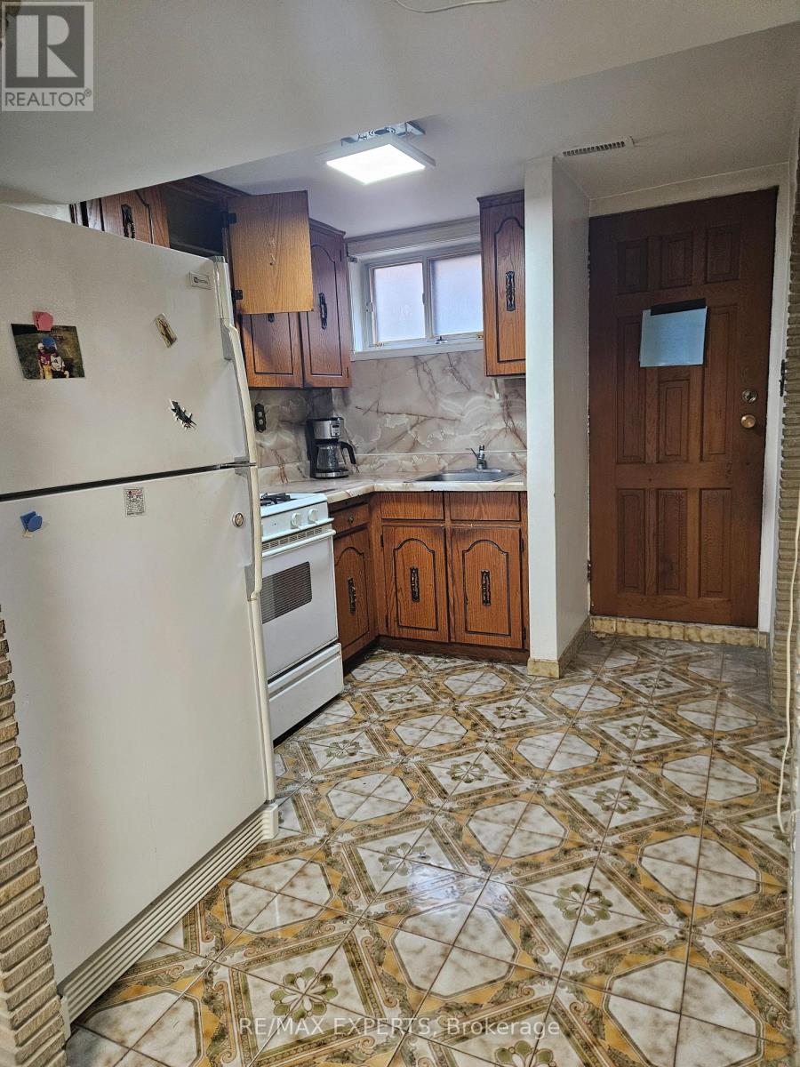 1 Byworth Boulevard, Toronto, Ontario  M9R 1W8 - Photo 17 - W14083570