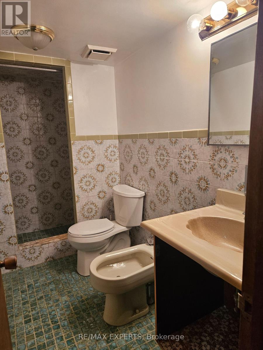 1 Byworth Boulevard, Toronto, Ontario  M9R 1W8 - Photo 24 - W14083570