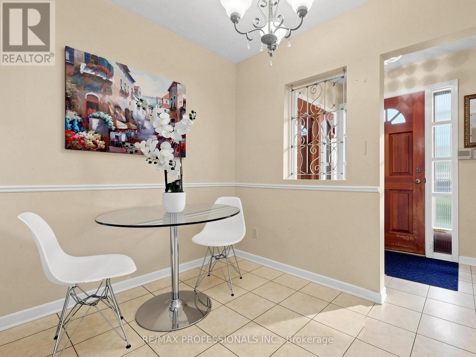 34 Crestridge Heights Road, Toronto, Ontario  M9P 1A4 - Photo 11 - W14083638