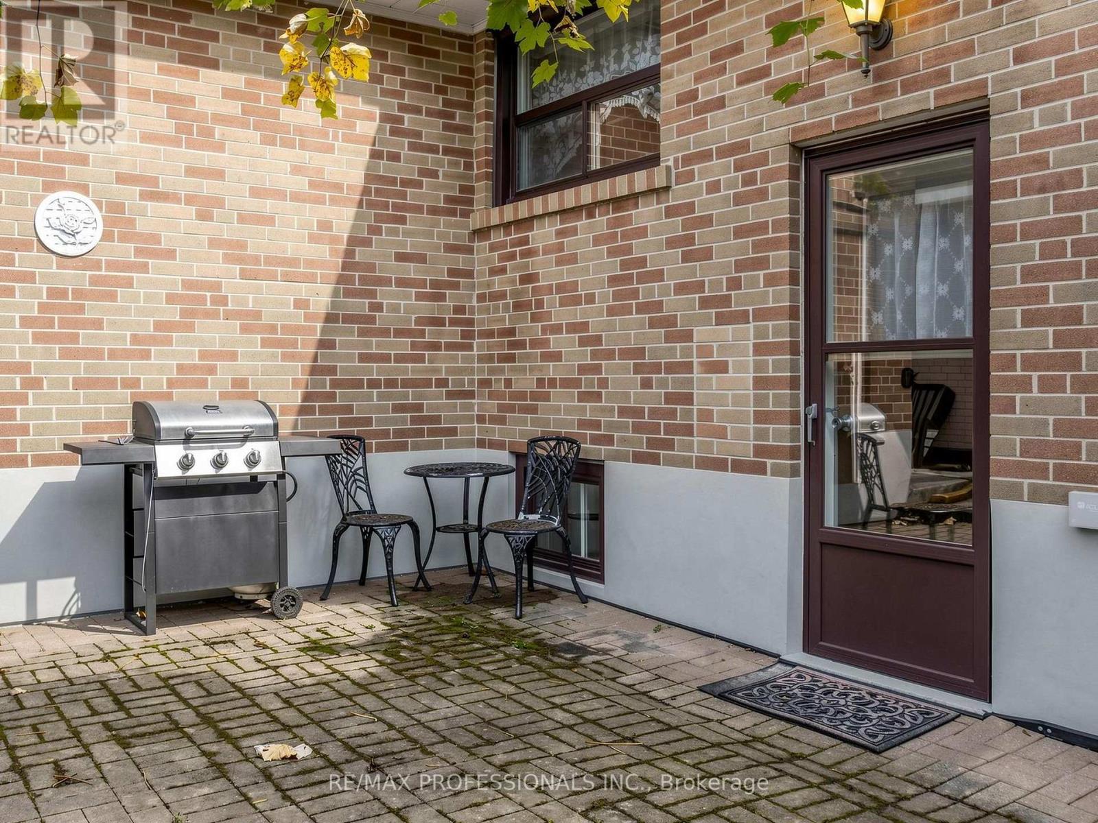 34 Crestridge Heights Road, Toronto, Ontario  M9P 1A4 - Photo 30 - W14083638