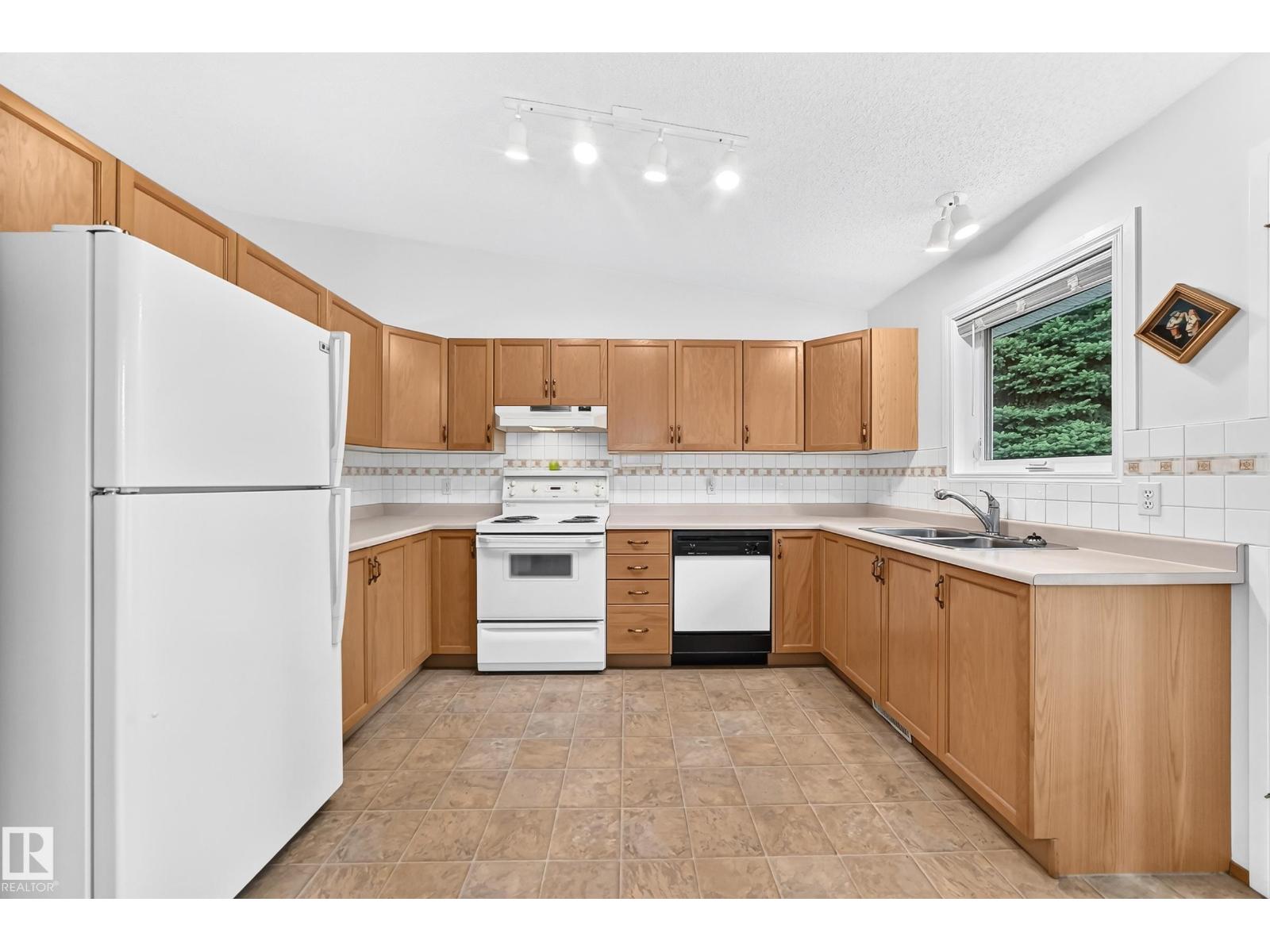 6526 158 Av Nw, Edmonton, Alberta  T5Y 2S7 - Photo 7 - E4511887