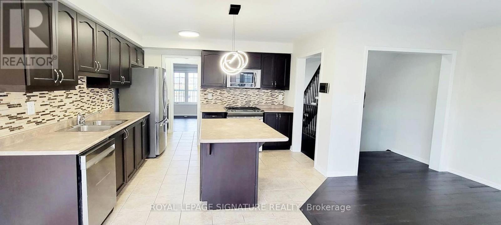 2482 William Jackson Drive, Pickering, Ontario  L1X 0C3 - Photo 5 - E14080128