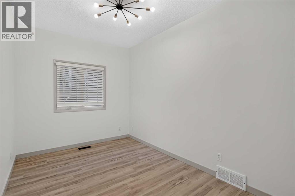 40 Silver Ridge Court NW, Calgary, Alberta  T3B 4V5 - Photo 19 - A2350489