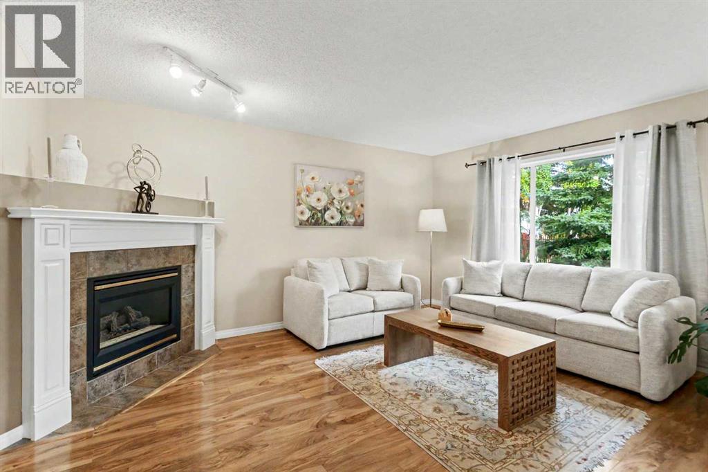 436 Rocky Ridge Bay NW, Calgary, Alberta  T3G 4H8 - Photo 3 - A2351708