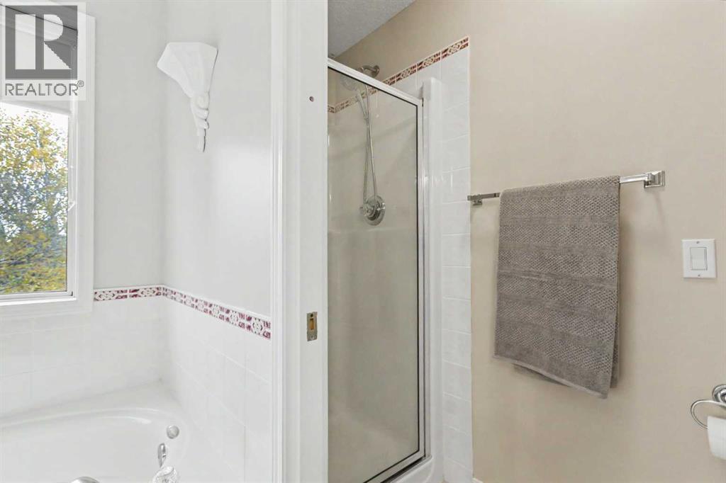 436 Rocky Ridge Bay NW, Calgary, Alberta  T3G 4H8 - Photo 20 - A2351708