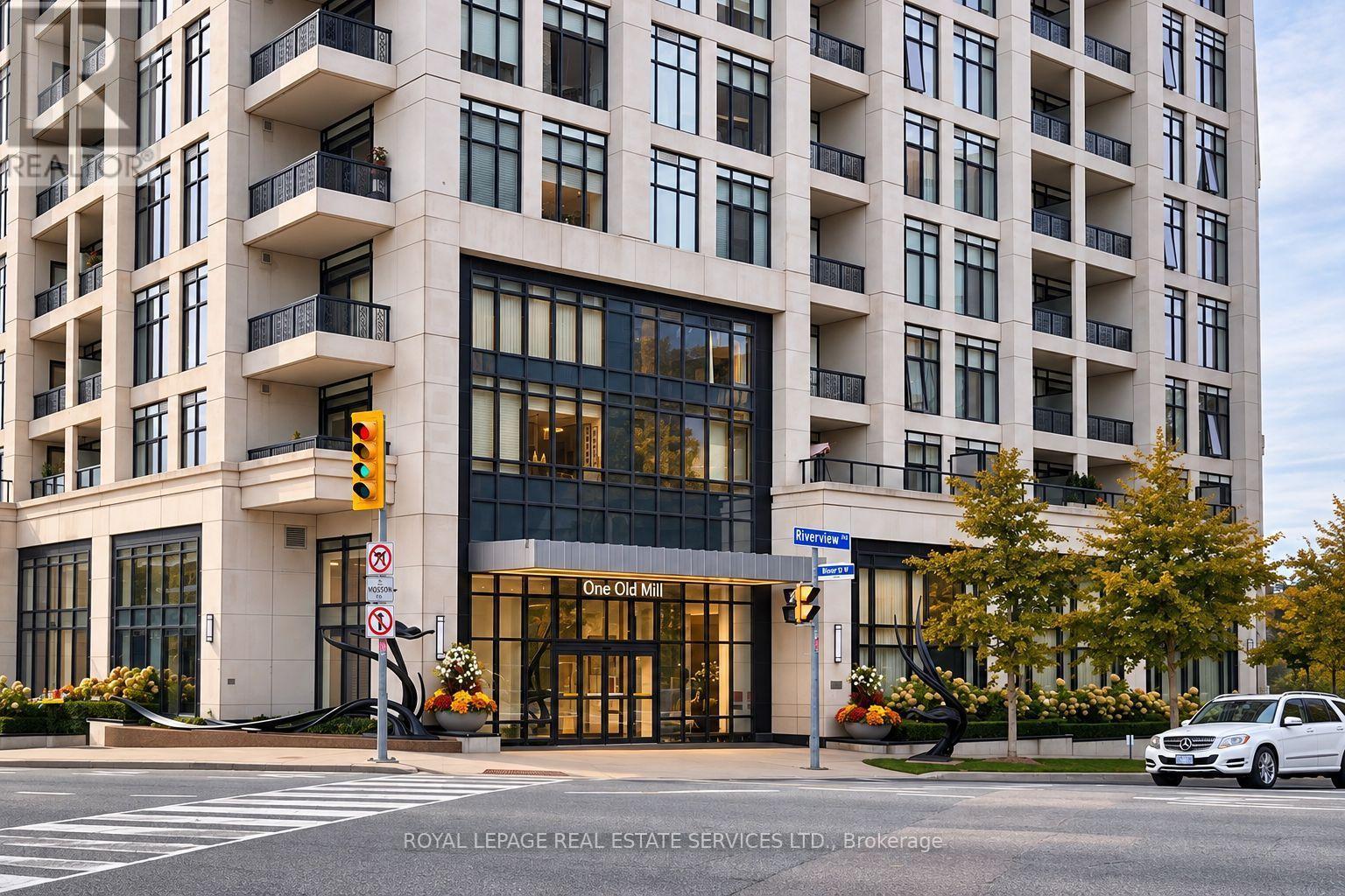 901 - 1 Old Mill Drive, Toronto, Ontario  M6S 0A1 - Photo 2 - W13791916