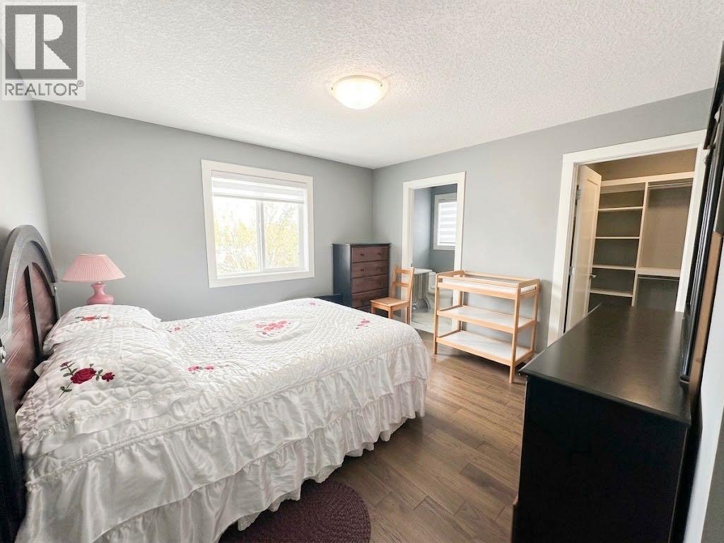 116 Kinniburgh Boulevard, Chestermere, Alberta  T1X 0M1 - Photo 23 - A2352561