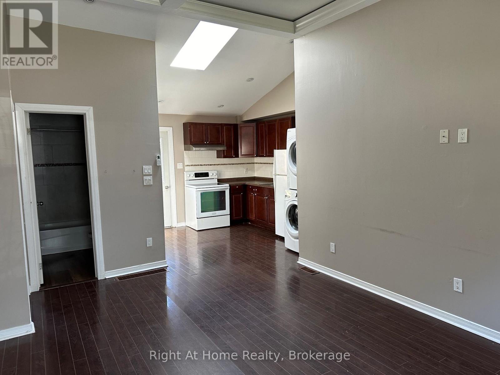 Unit B - 1119 King Street, Whitby, Ontario  L1N 5A9 - Photo 3 - E14083814