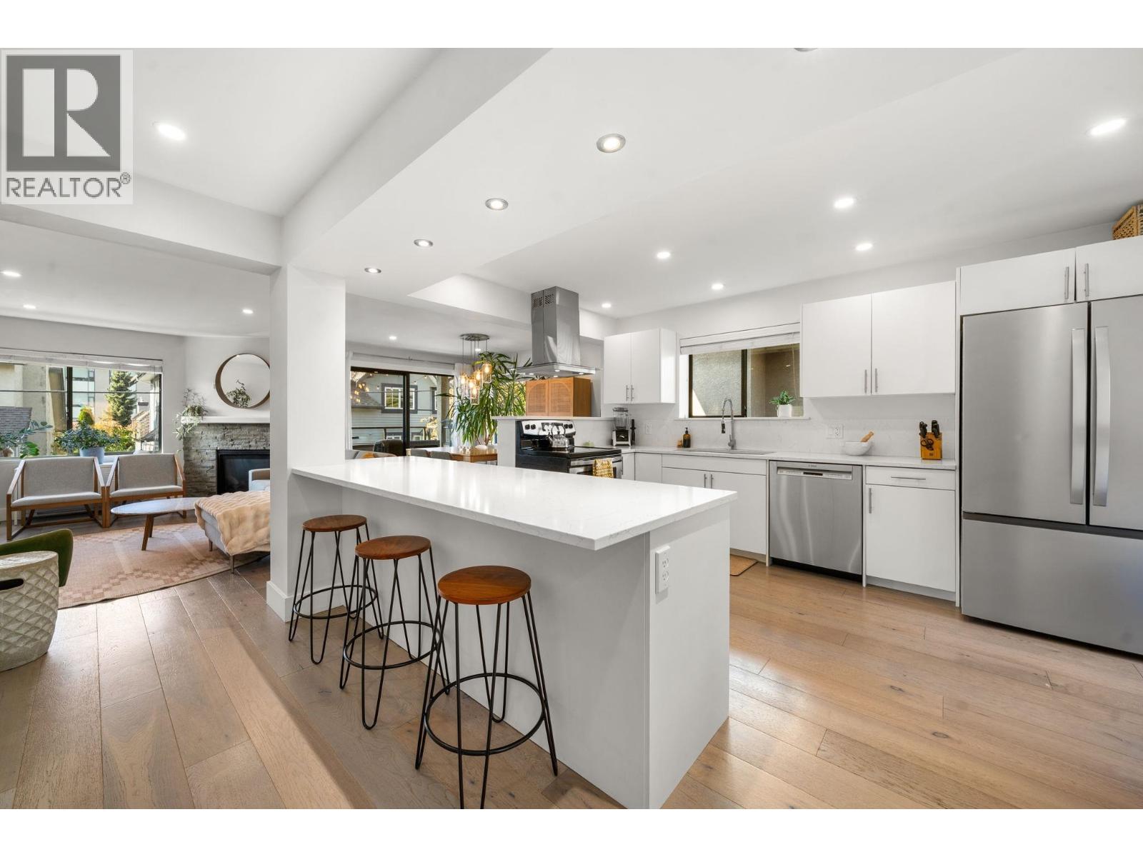 19 2133 ST GEORGE'S AVENUE, North Vancouver, British Columbia