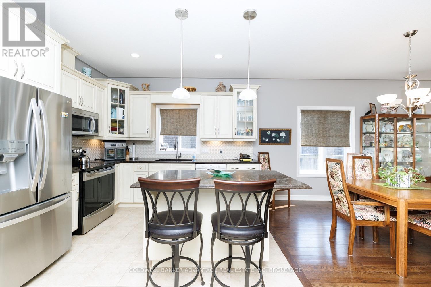 11 Willson Cross, Pelham (Fonthill), Ontario  L0S 1E4 - Photo 4 - X14083820