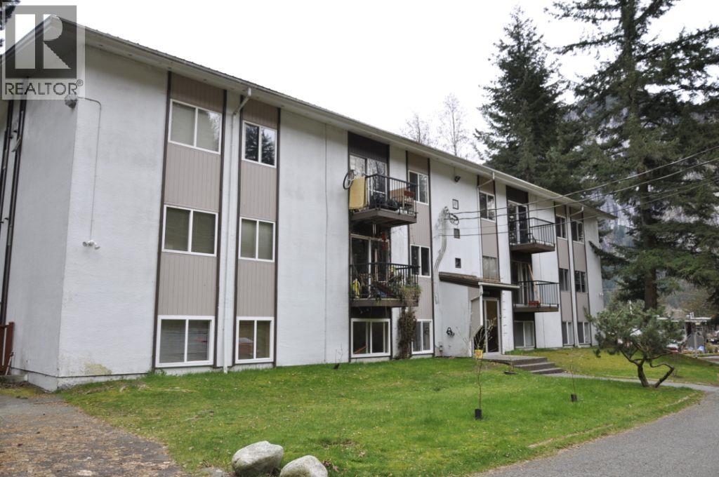 92 38179 Westway Avenue, Squamish, British Columbia  V8B 0Y4 - Photo 2 - R3175816