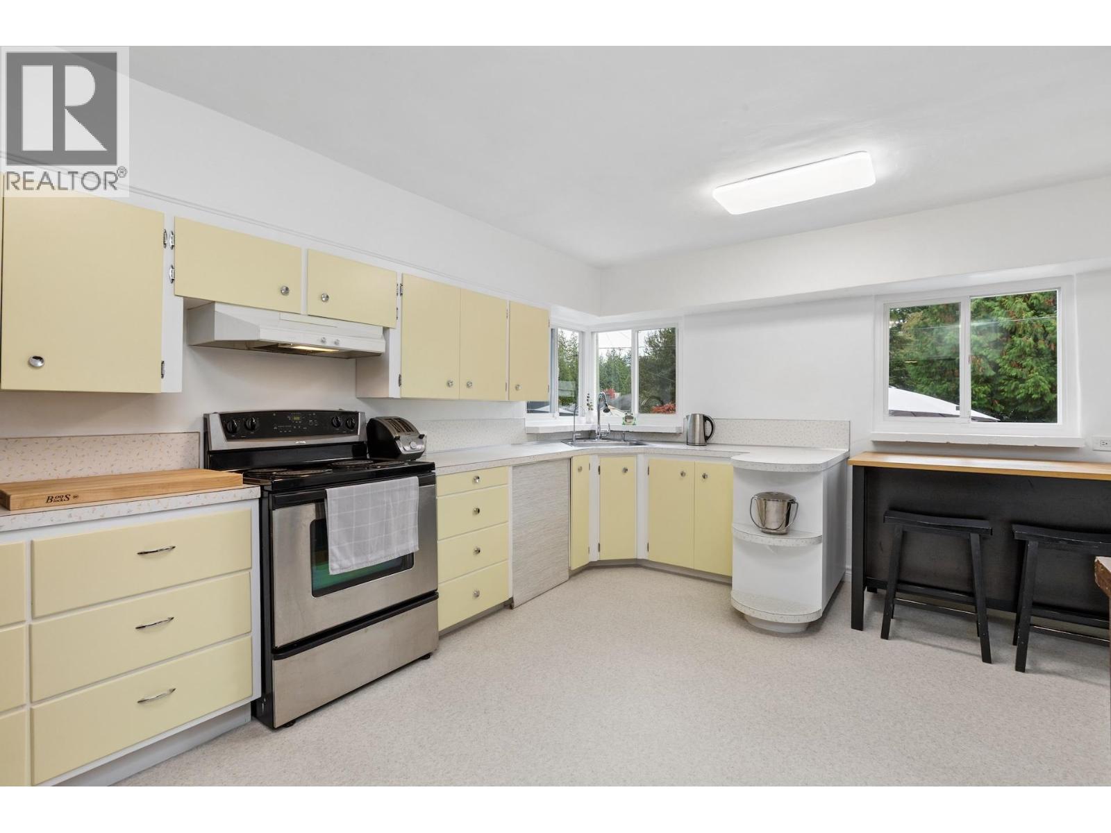 331 E 24th Street, North Vancouver, British Columbia  V7L 3E9 - Photo 13 - R3175796