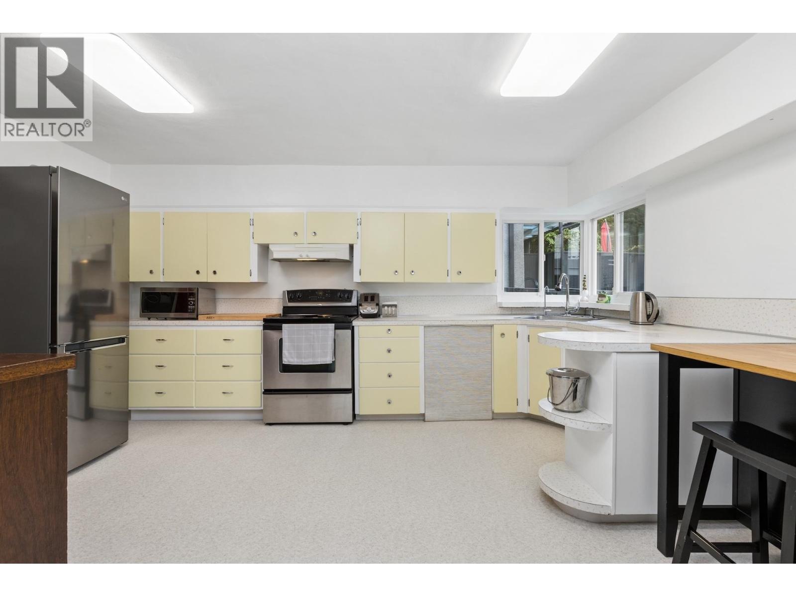 331 E 24th Street, North Vancouver, British Columbia  V7L 3E9 - Photo 15 - R3175796