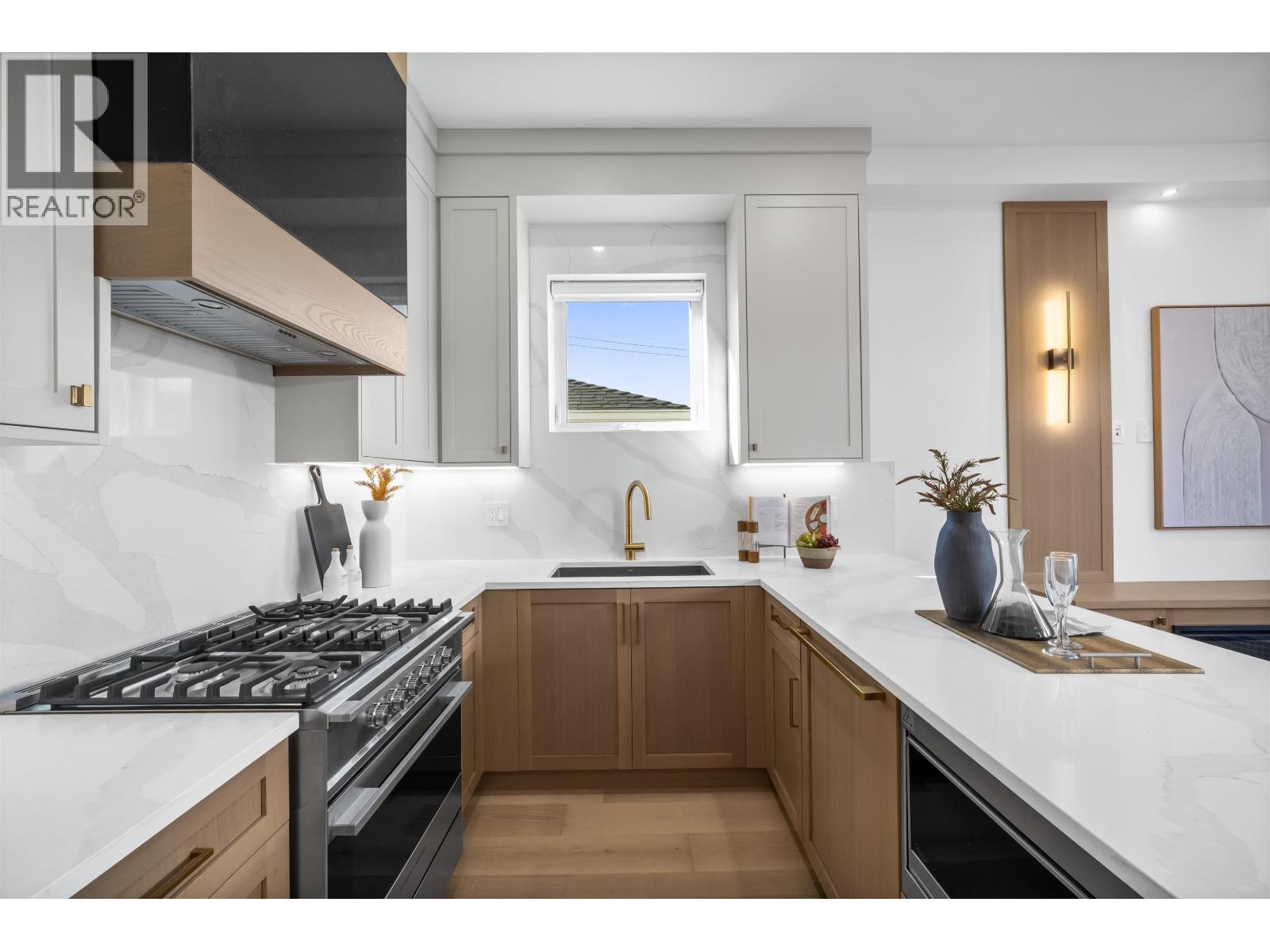 2712 Kitchener Street, Vancouver, British Columbia  V5K 3E1 - Photo 4 - R3175833