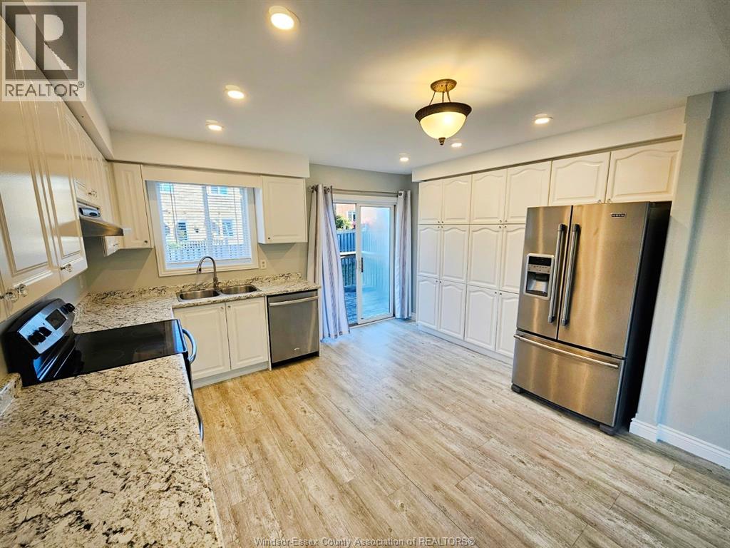 201 Hanmer Street East, Barrie, Ontario L4M 6W7 - Photo 4 - 26023824
