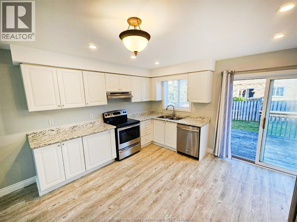201 Hanmer Street East, Barrie, Ontario L4M 6W7 - Photo 6 - 26023824