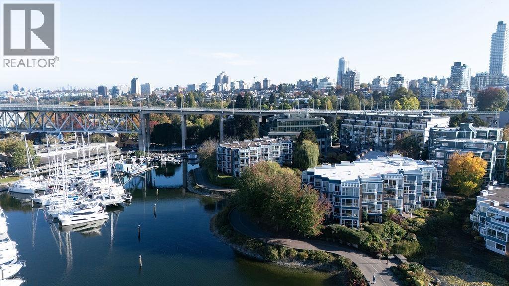 305 1551 Mariner Walk, Vancouver, British Columbia V6J 4X9 - Photo 17 - R3175028