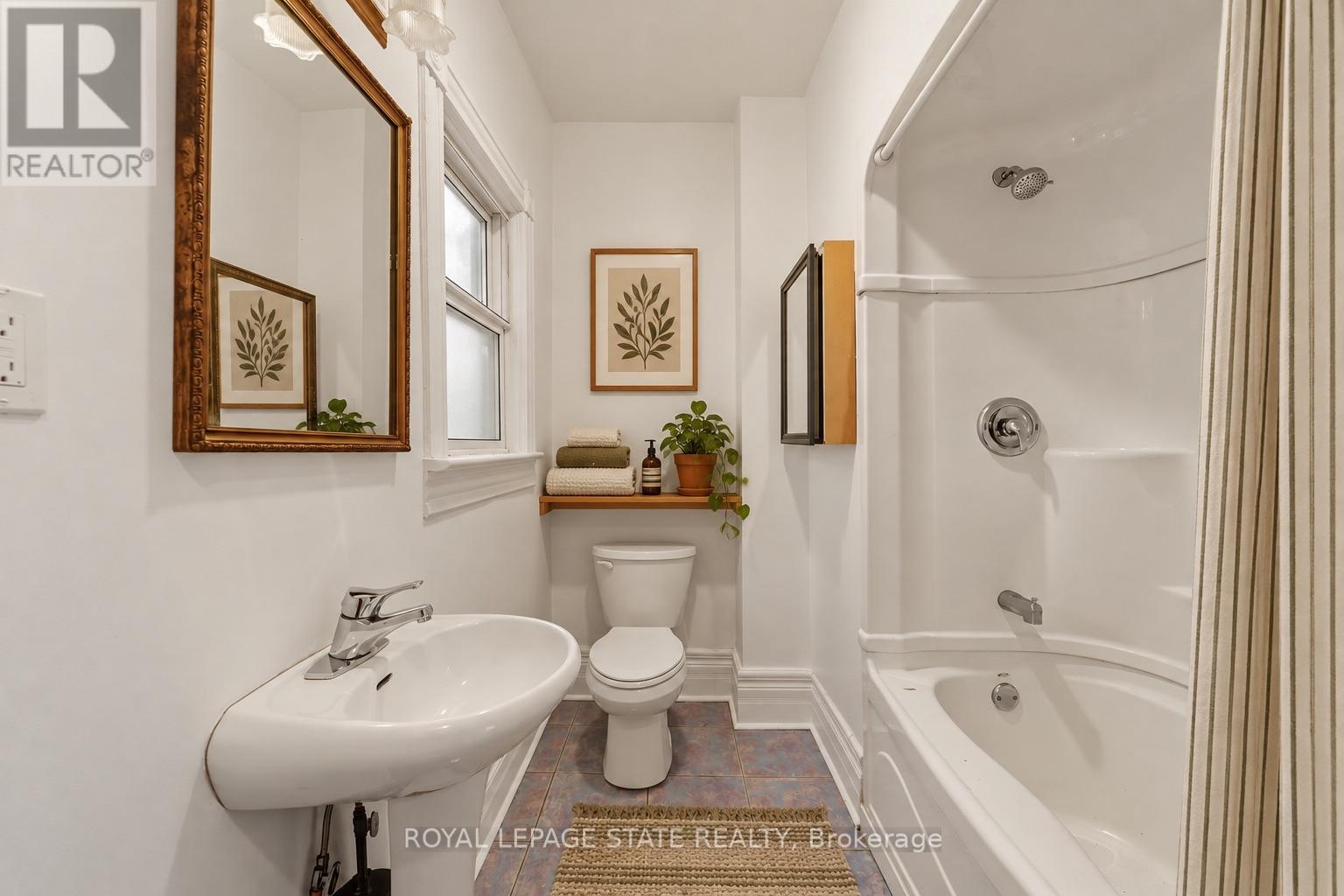 8 Tasker Street, St. Catharines, Ontario  L2R 3Z8 - Photo 30 - X14083716