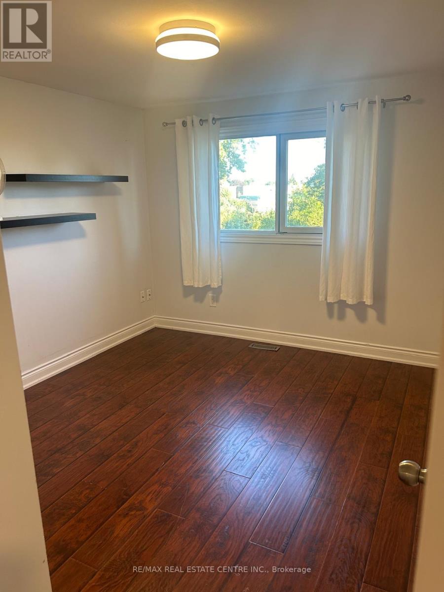 3324 Strabane Drive, Mississauga, Ontario  L5C 1W7 - Photo 23 - W13826728