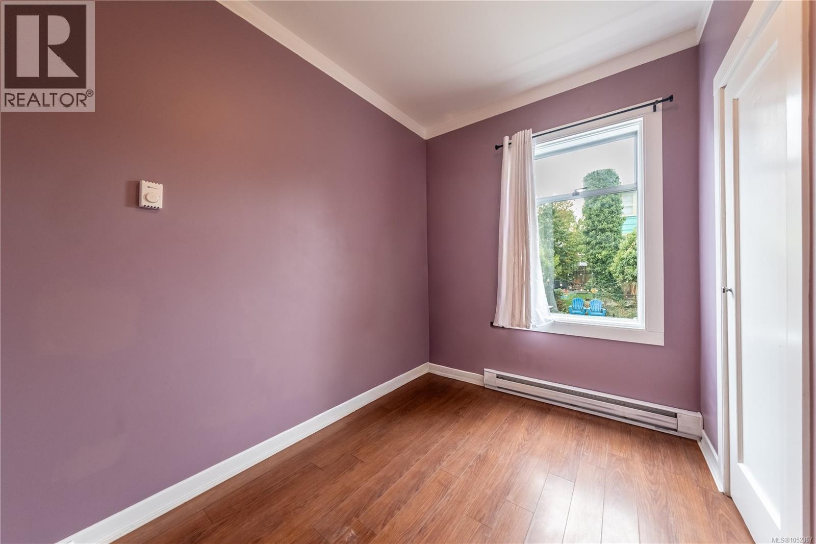 40 Irwin St