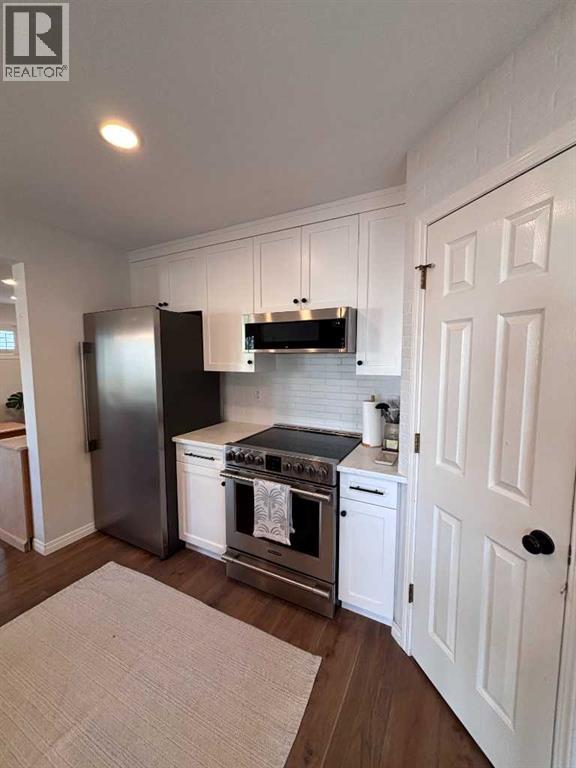 18 Sarcee Place W