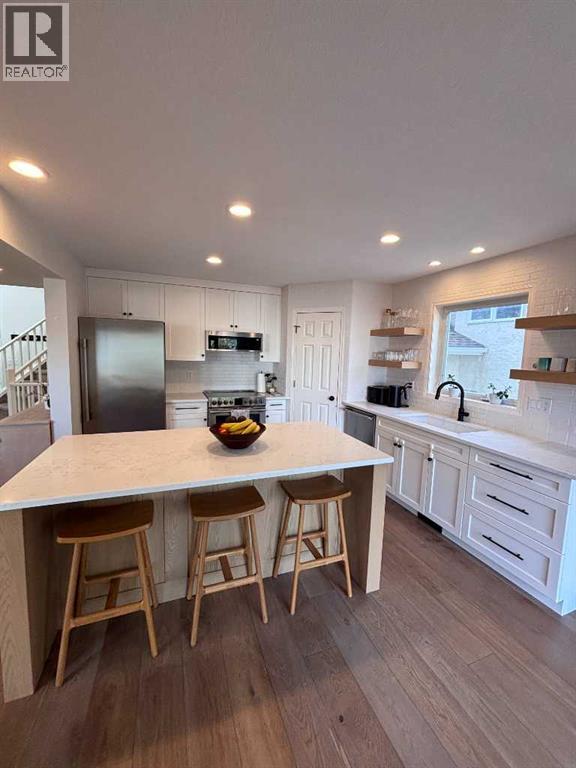 18 Sarcee Place W