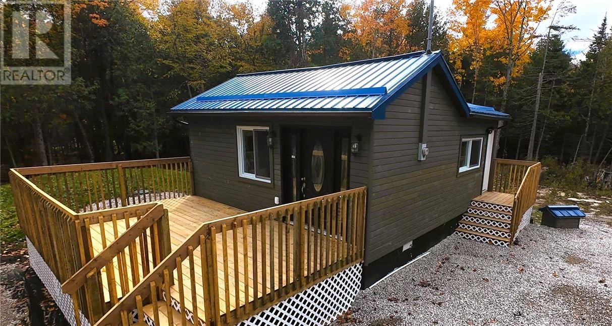 20211 Highway 6, Tehkummah, Ontario  P0P 2C0 - Photo 2 - 2130888