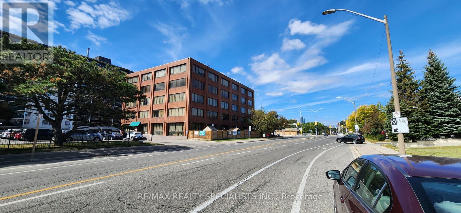 401 - 130 Dundas Street E, Mississauga, Ontario  L4Y 2B8 - Photo 2 - W13824216