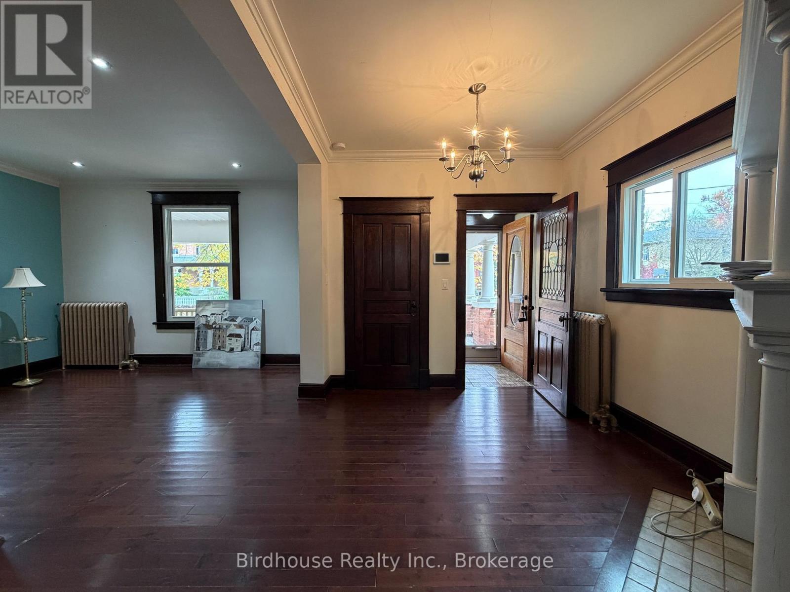 44 CAMBRIDGE STREET N