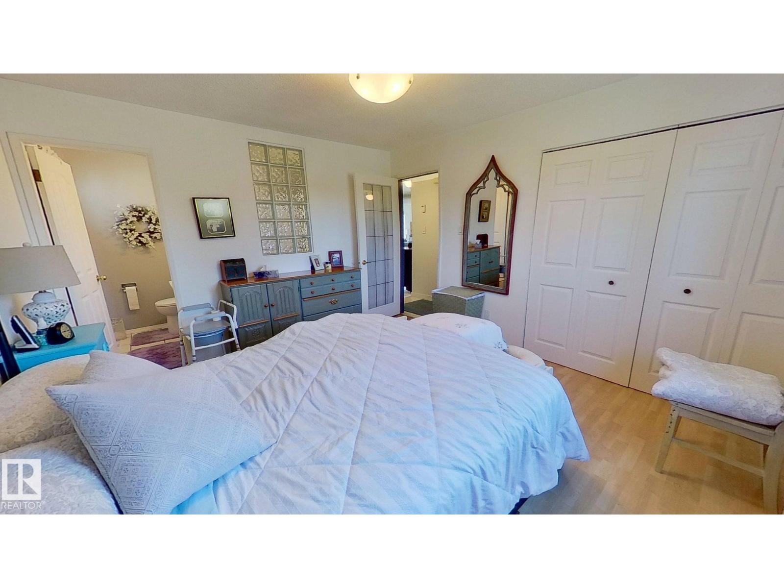 6704 152A AV NW