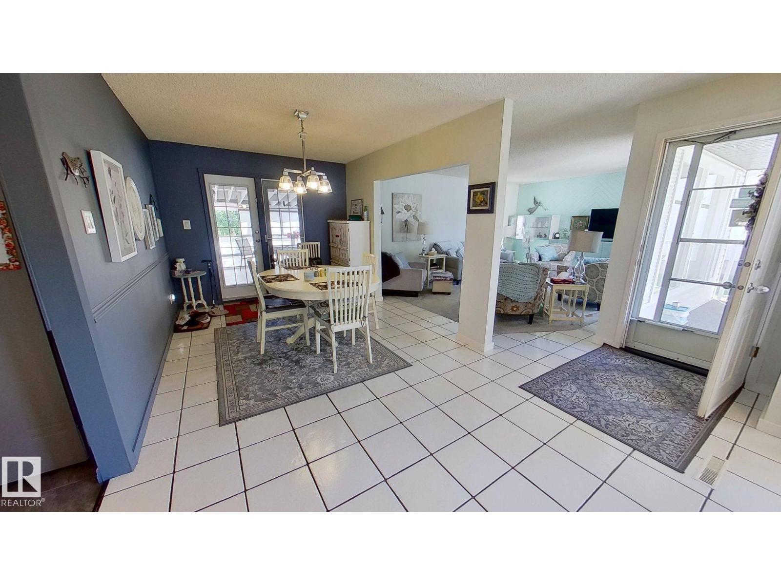 6704 152A AV NW
