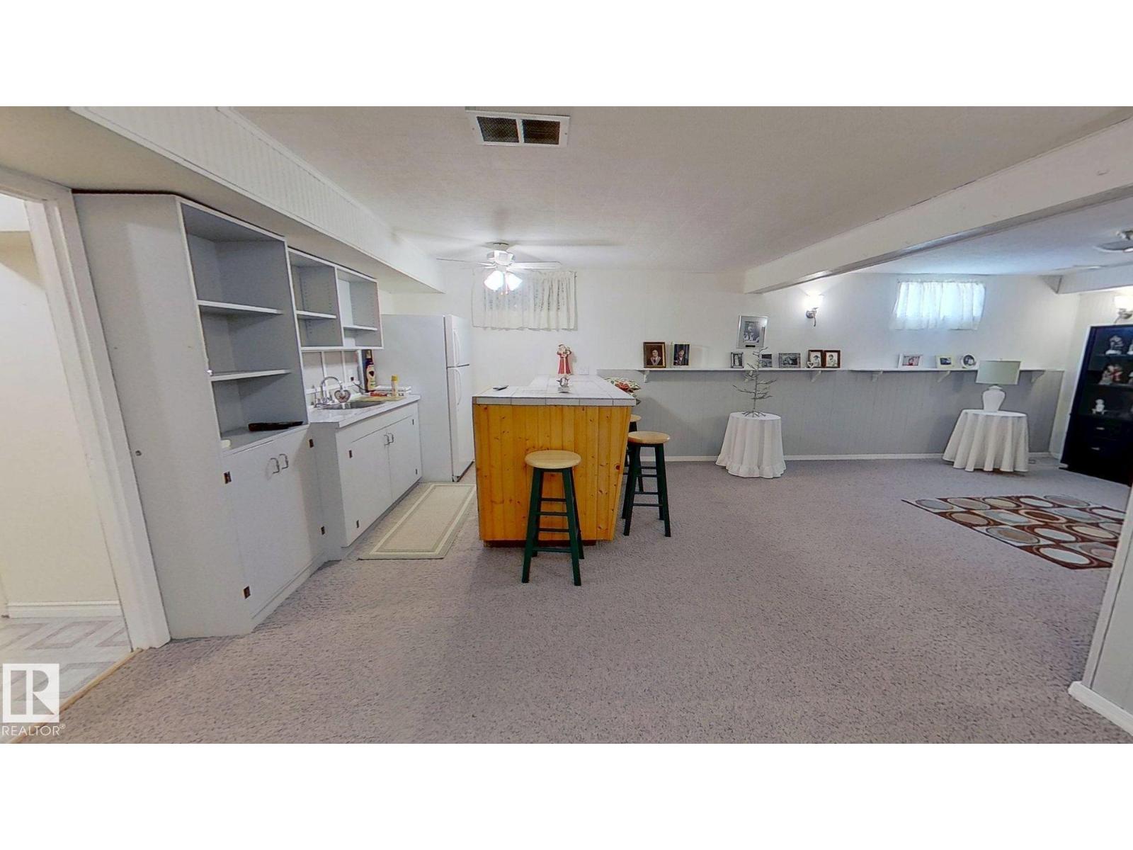 6704 152A AV NW