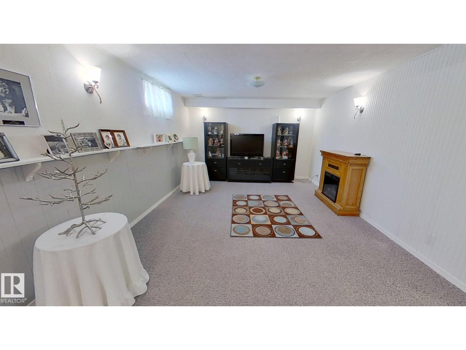 6704 152A AV NW