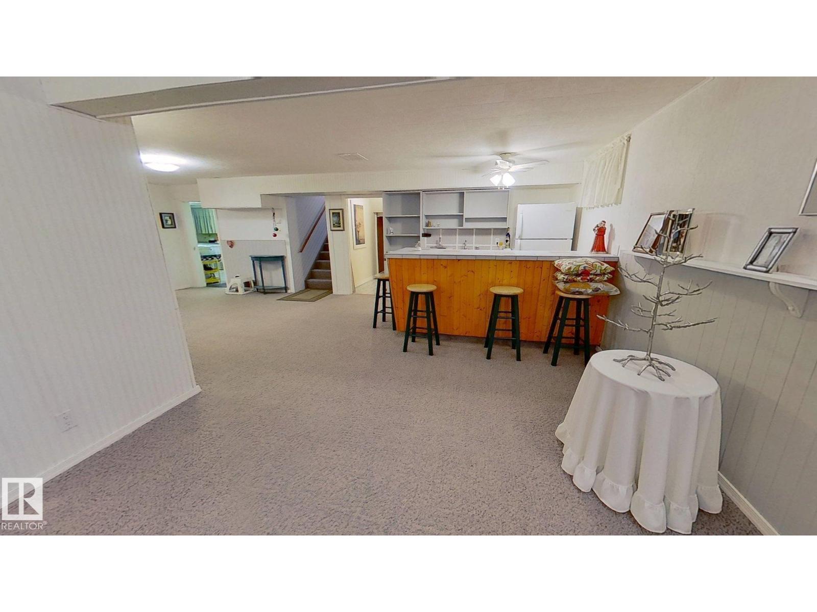 6704 152A AV NW