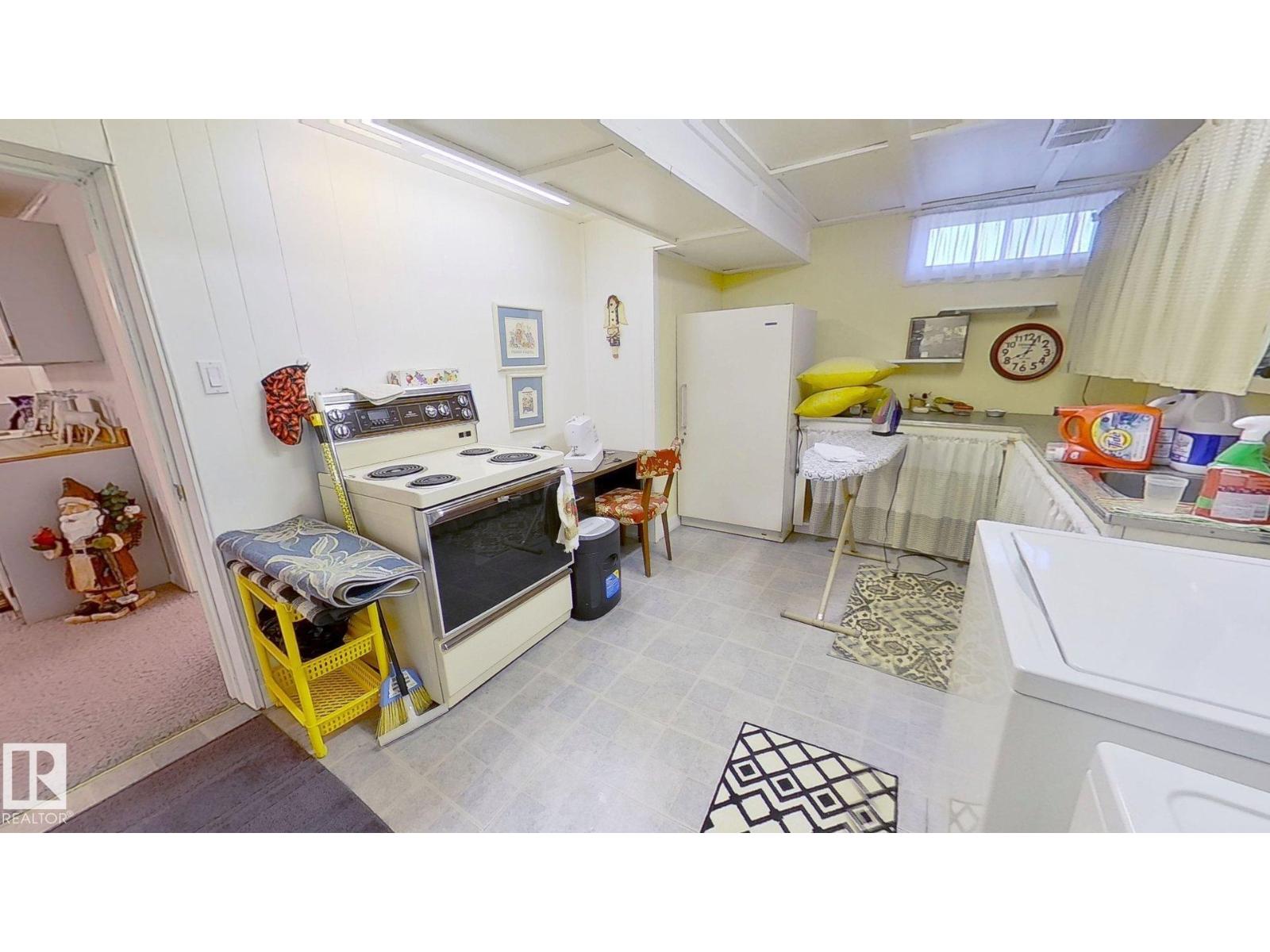 6704 152A AV NW